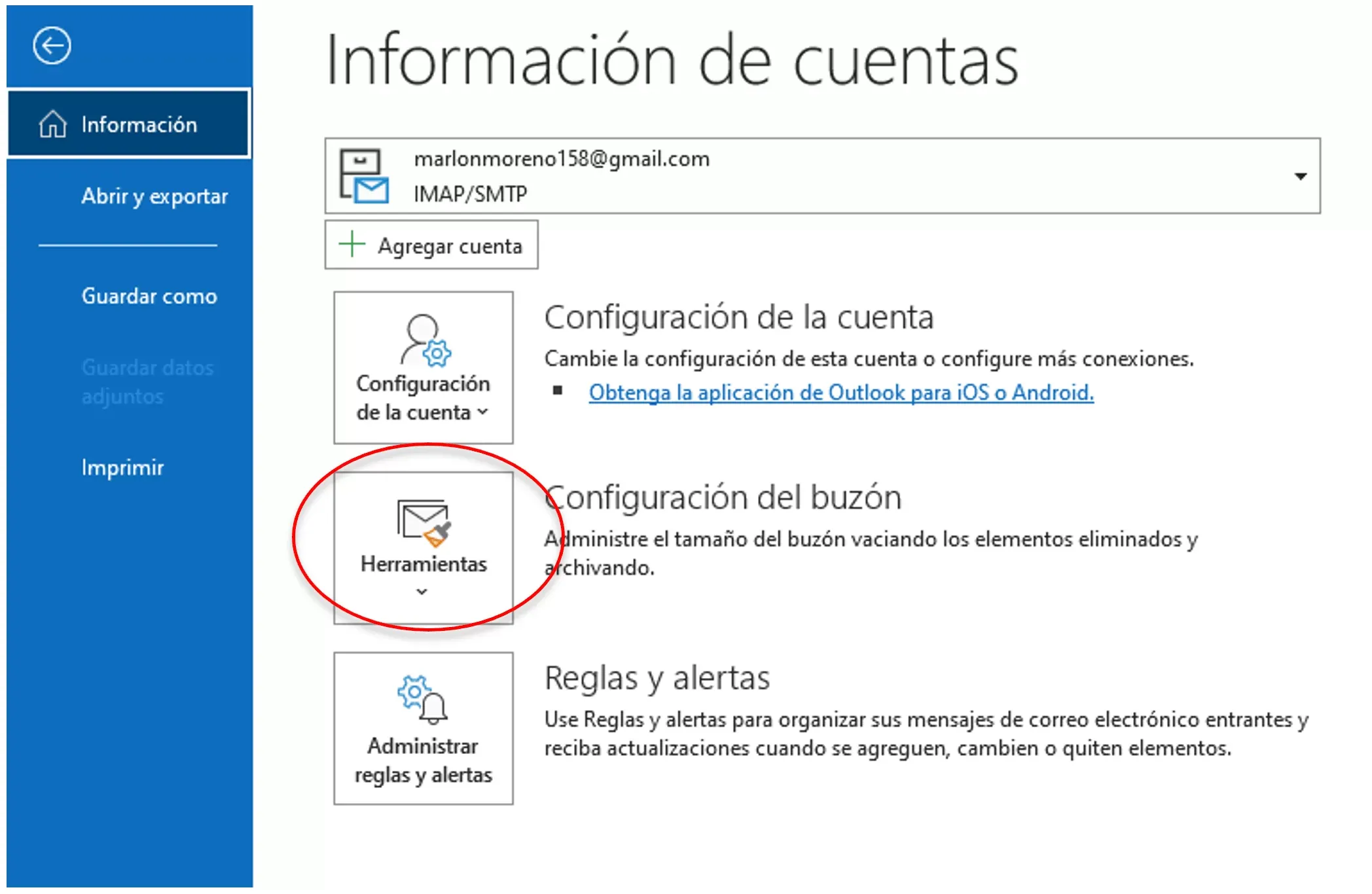 Menú Herramientas de Outlook con la opción Limpiar elementos antiguos